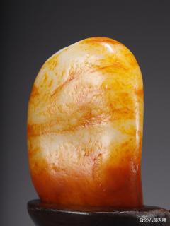 天赐瑰宝:和田玉原石摆件